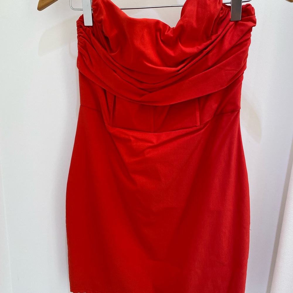 Elegant Red Strapless Dress